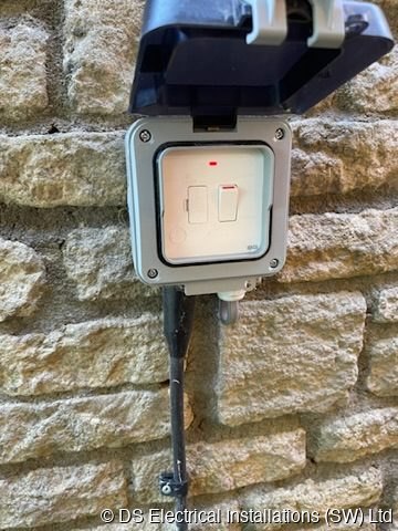 Weatherproof sockets
