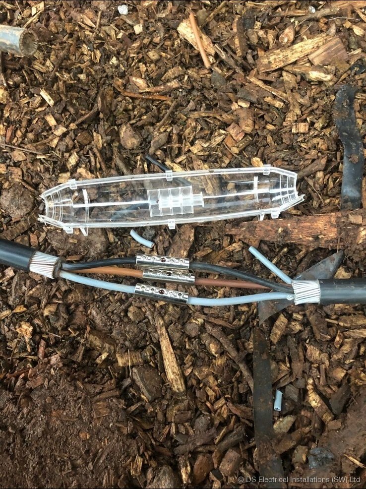 SWA armoured cable joint for outdoor supply