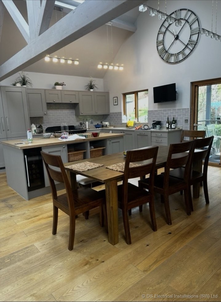 Vaulted kitchen, LED track